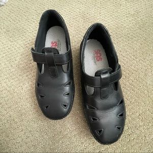 SAS “Roamer” Mary Jane shoes